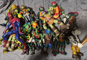 TMNT ninja turtles, spider man figures 22 figures