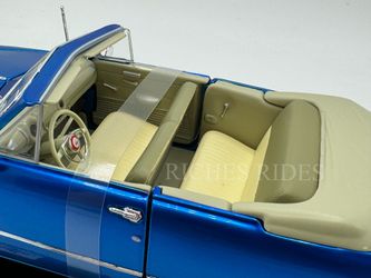 New Maisto 1:18 Scale Diecast Model Car - 1949 Ford Convertible