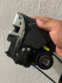 camry 2007 lock actuator