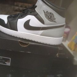 Jordan 1 Mid