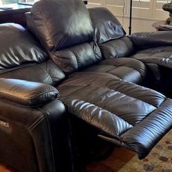 Beautiful, Elegant, Upscale, Gray Italian Leather, All Electric Powered Double Recliner Sofa With A Usb Ports