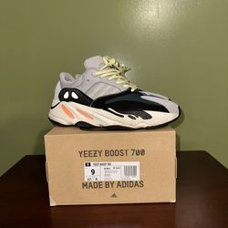 Adidas Yeezy 700 Wave Runner   Size 9
