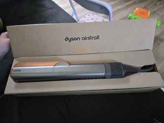 Dyson Airstrait