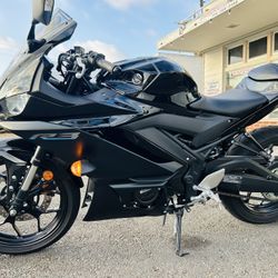 2023 Yamaha R3 ABs 160miles 