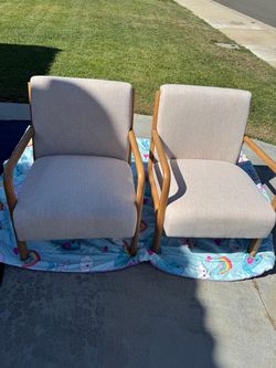 2 mid century chairs. Like new!