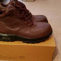 Nike ACG BURGUNDY BOOTS
