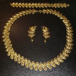 Vintage Avon Gold Plated Glided Links Bracelet, Earrings & Necklace
