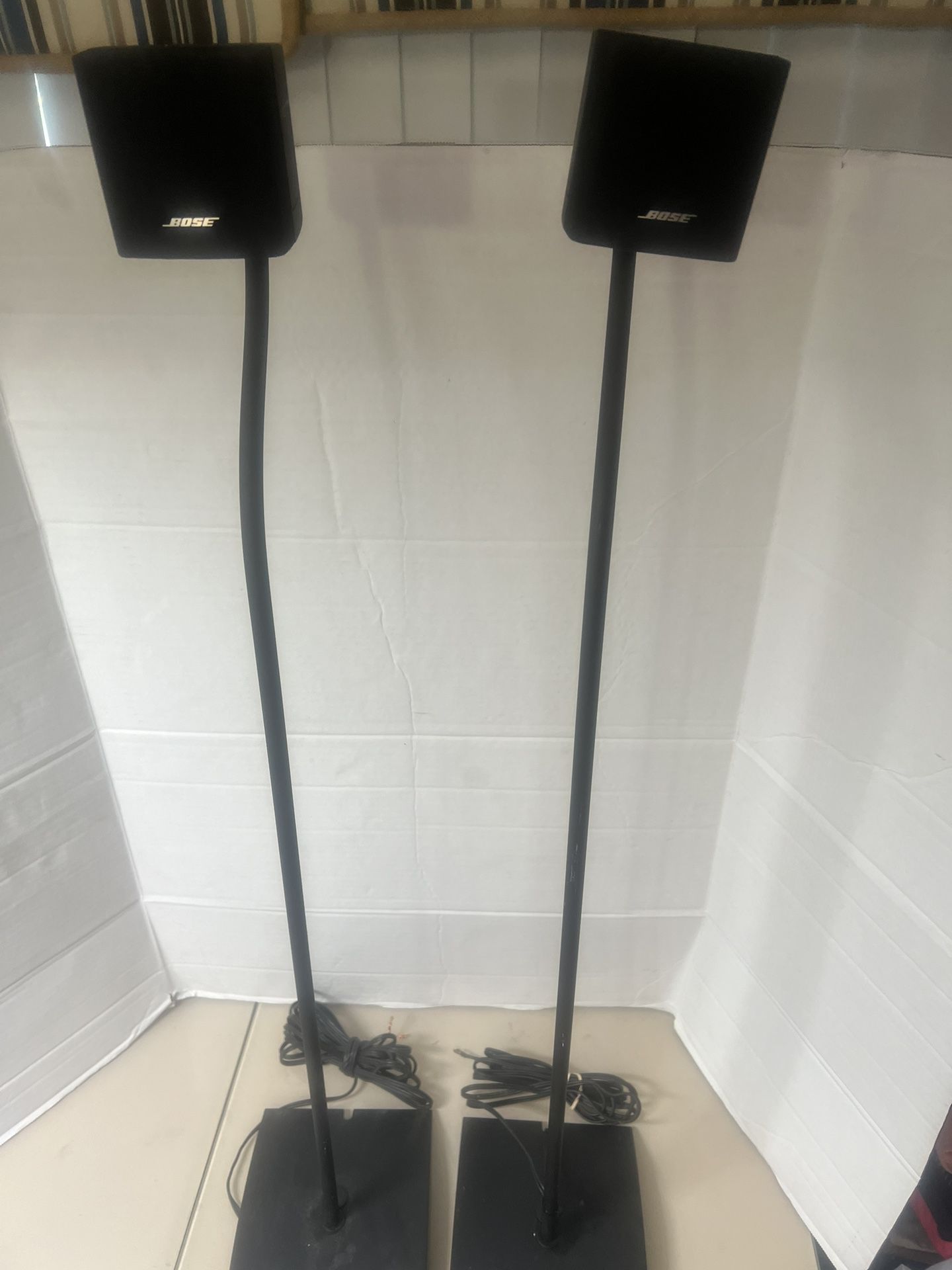 Bose Pair of Single Cubes Floor Speaker With Stands & wires Free Shipping! READ. Used in good cosmetic condition with normal signs of usage. Unit has 