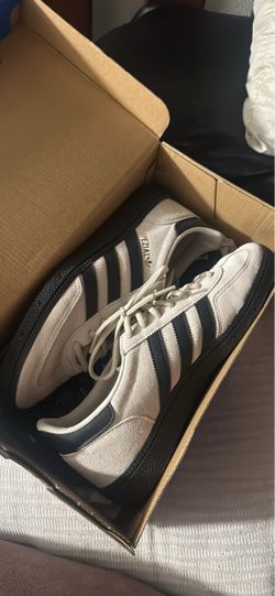 Size 8 men’s sambas new with box