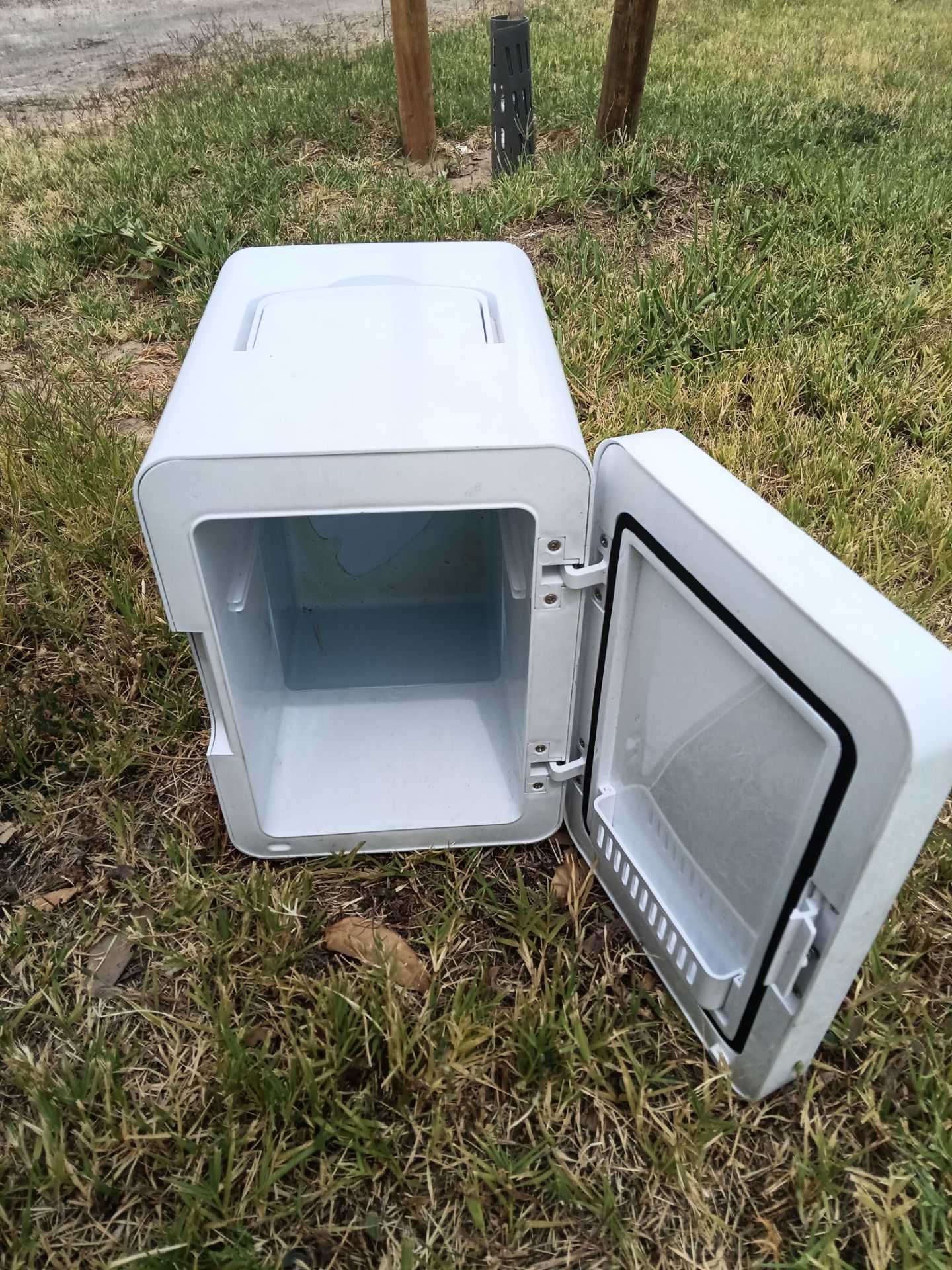 Make up mini refrigerator