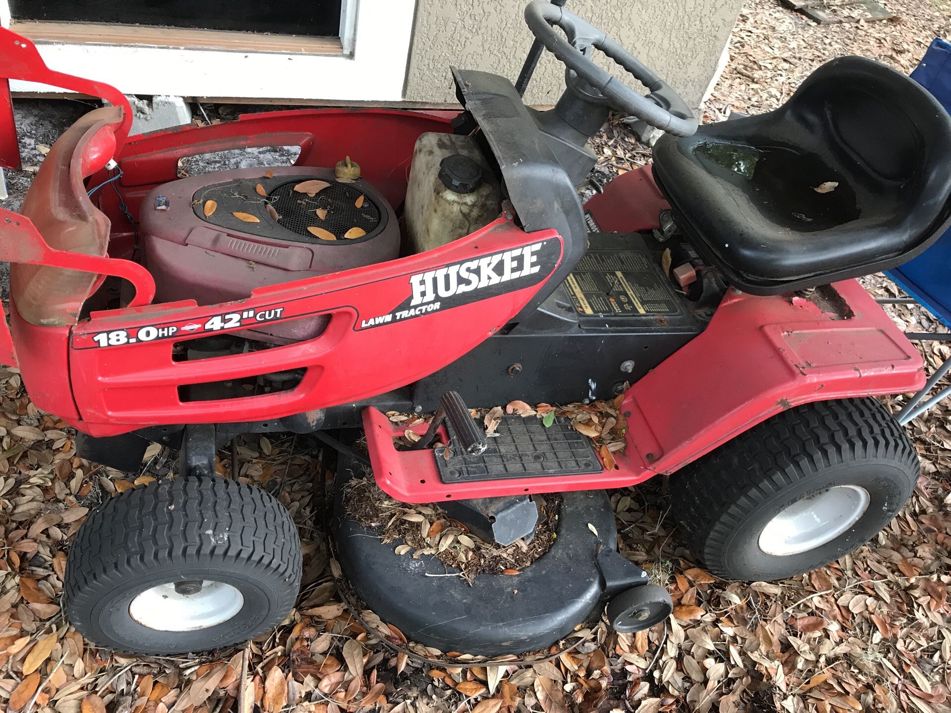Huskee Lawn tractor 18.0 HP Briggs and Stratton 42”cut-sold as is