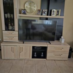 TV Wall  Unit Good Condition 