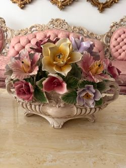 Vintage XL Capodimonte Porcelain Flower Footed Floral Center Piece Made In Italy