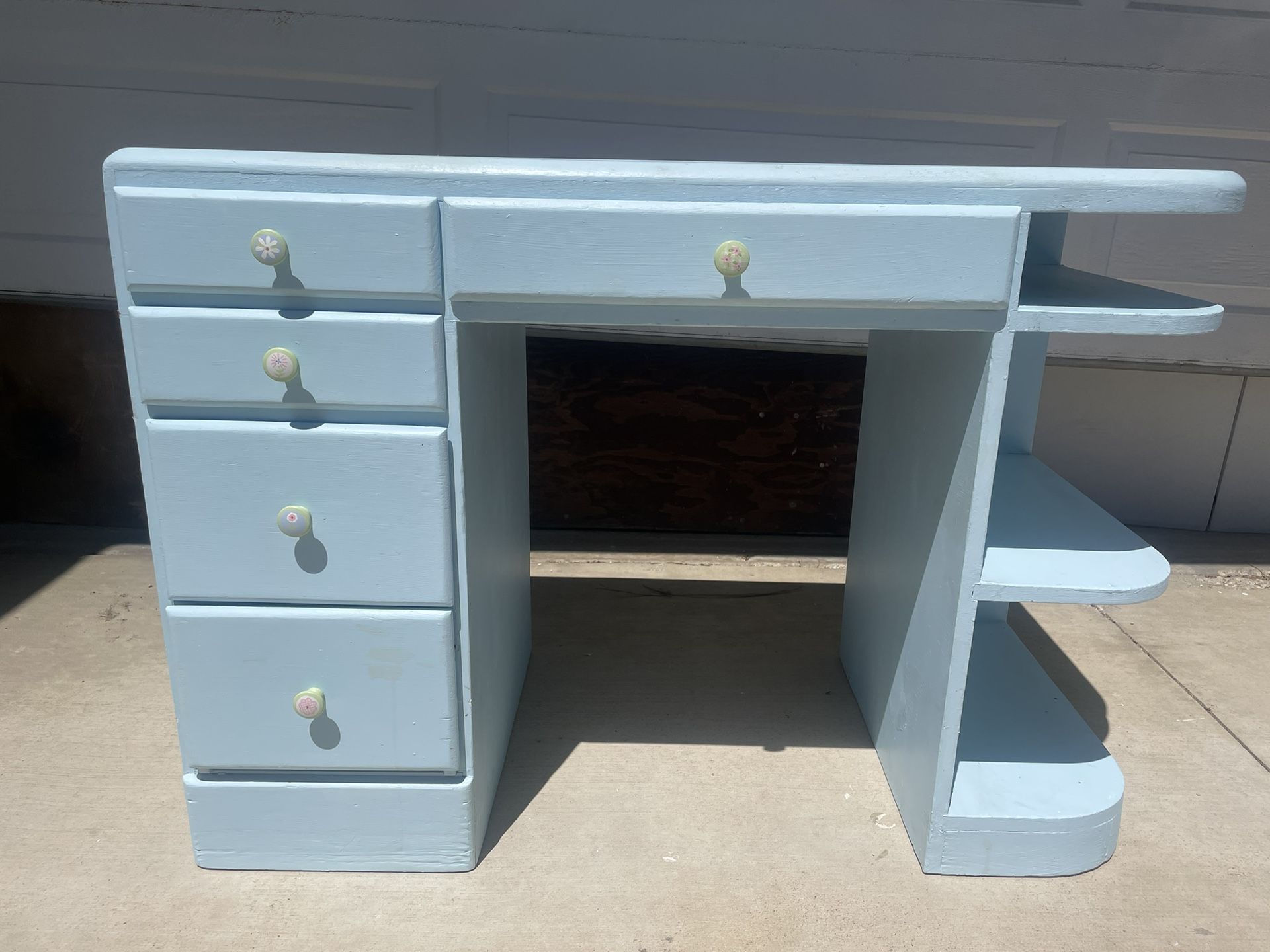 40”l x 20”w x 30” h Children’s Desk