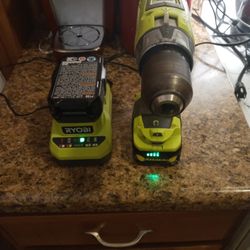 Ryobi 18V Drill/Hammer drill W/ 2 Batteries and charger