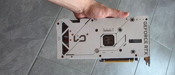 ASUS 4070 Dual White