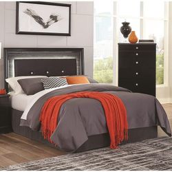 Gorgeous Lighted Headboard Bedroom Set!