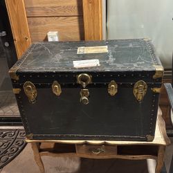 Antique vintage large trunk Coffee Table, Man Cave