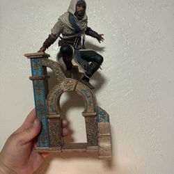 Assassins Creed Mirage Collectors Items + Game