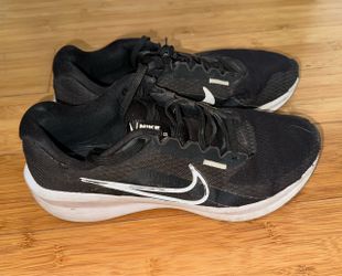 Mens Nike Black Running Shoes Size 7.5