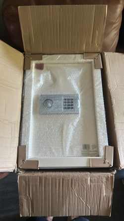 Sportsman series Wall safe beige