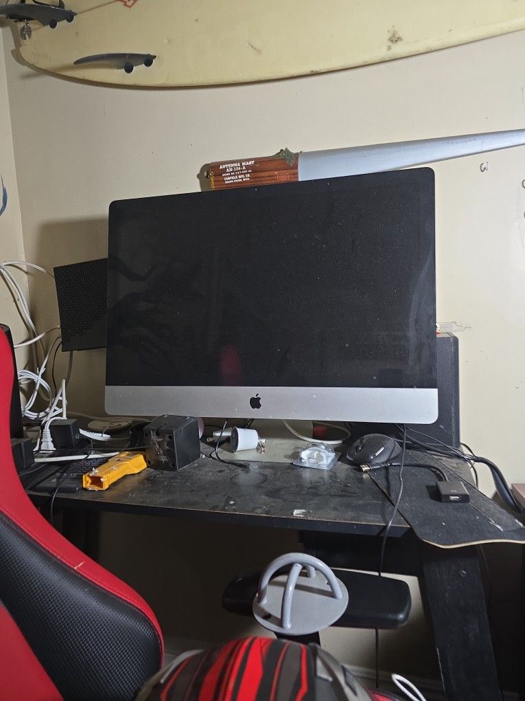 Apple Desktop. Works.
