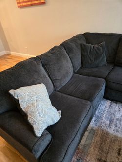 Large Charcoal Gray Sectional Sofa – Excellent Condition