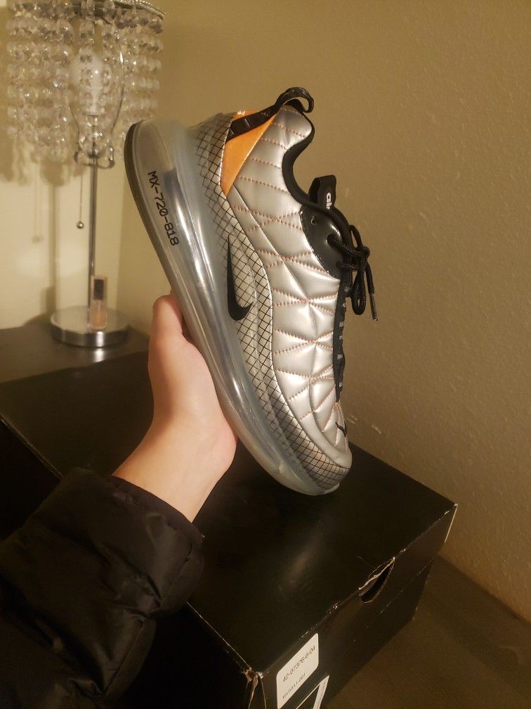 nike shoes nike 720 818 silver