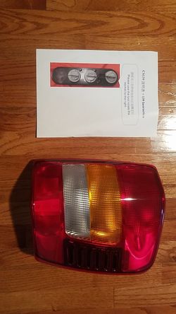 99-04 Jeep Charokee right taillight
