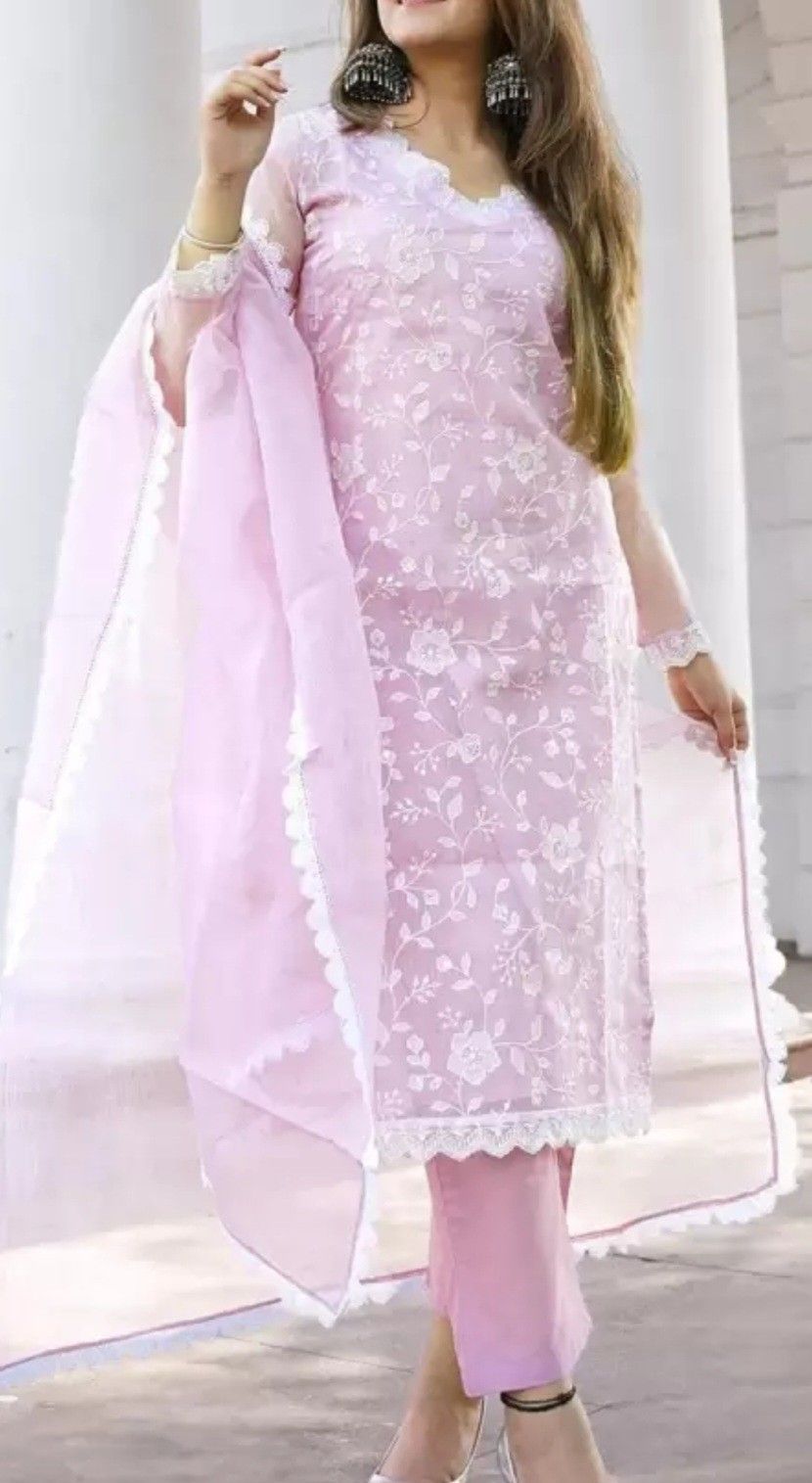 Lavender embroidered Kurta & trouser with dupatta