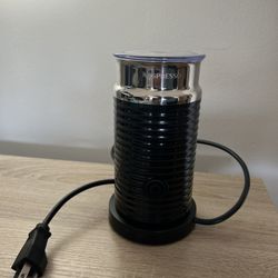 Nespresso Milk Frother (Hot + Cold) 