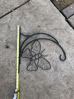 Decorative plant hanger