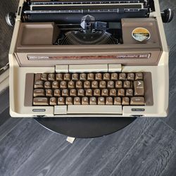 Vintage 80's Smith Corona Typewriter