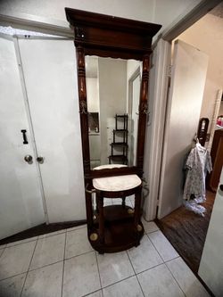 Vintage mirror stand