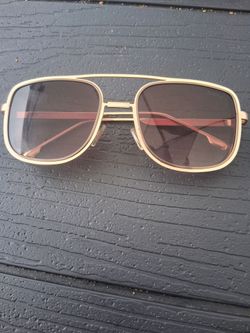 Gucci Square Aviator Sunglasses