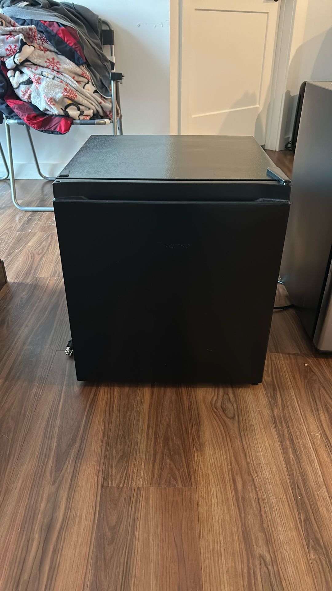 Mini Fridge with Freezer Shelf
