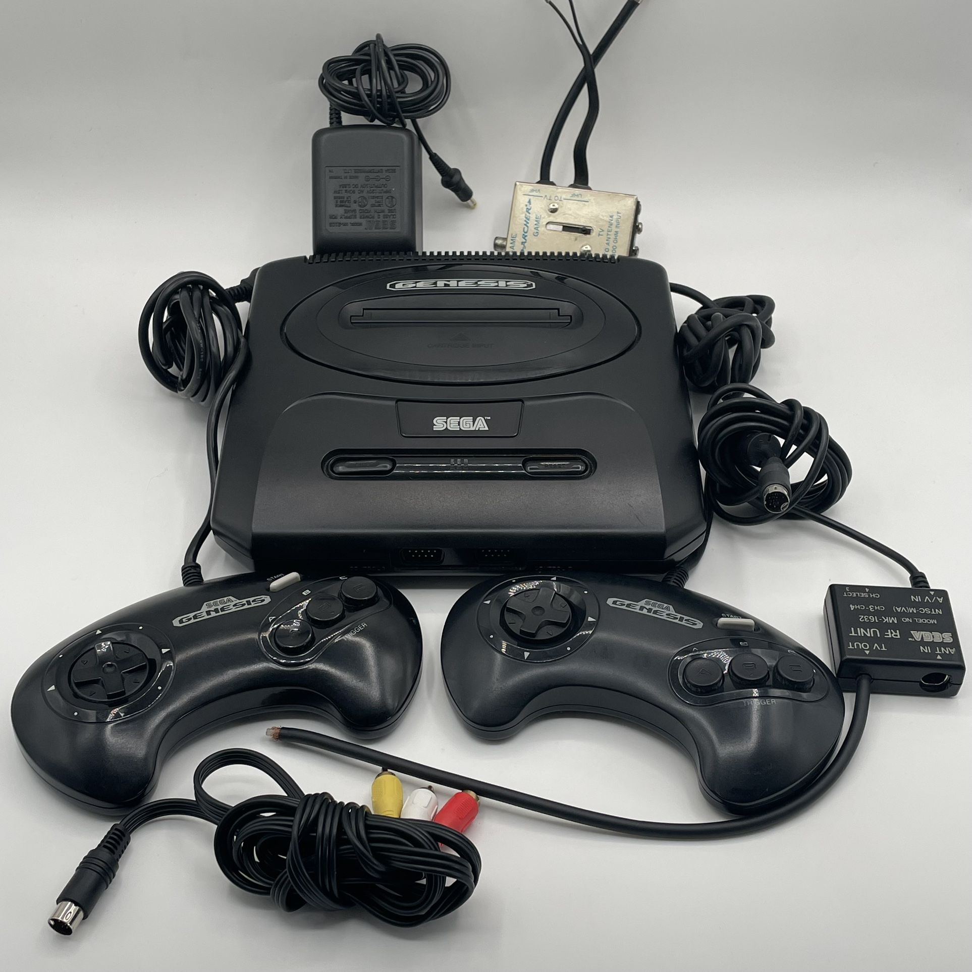 SEGA GENESIS Model 2 Console MK-1631 w/OEM 2 Controllers AC