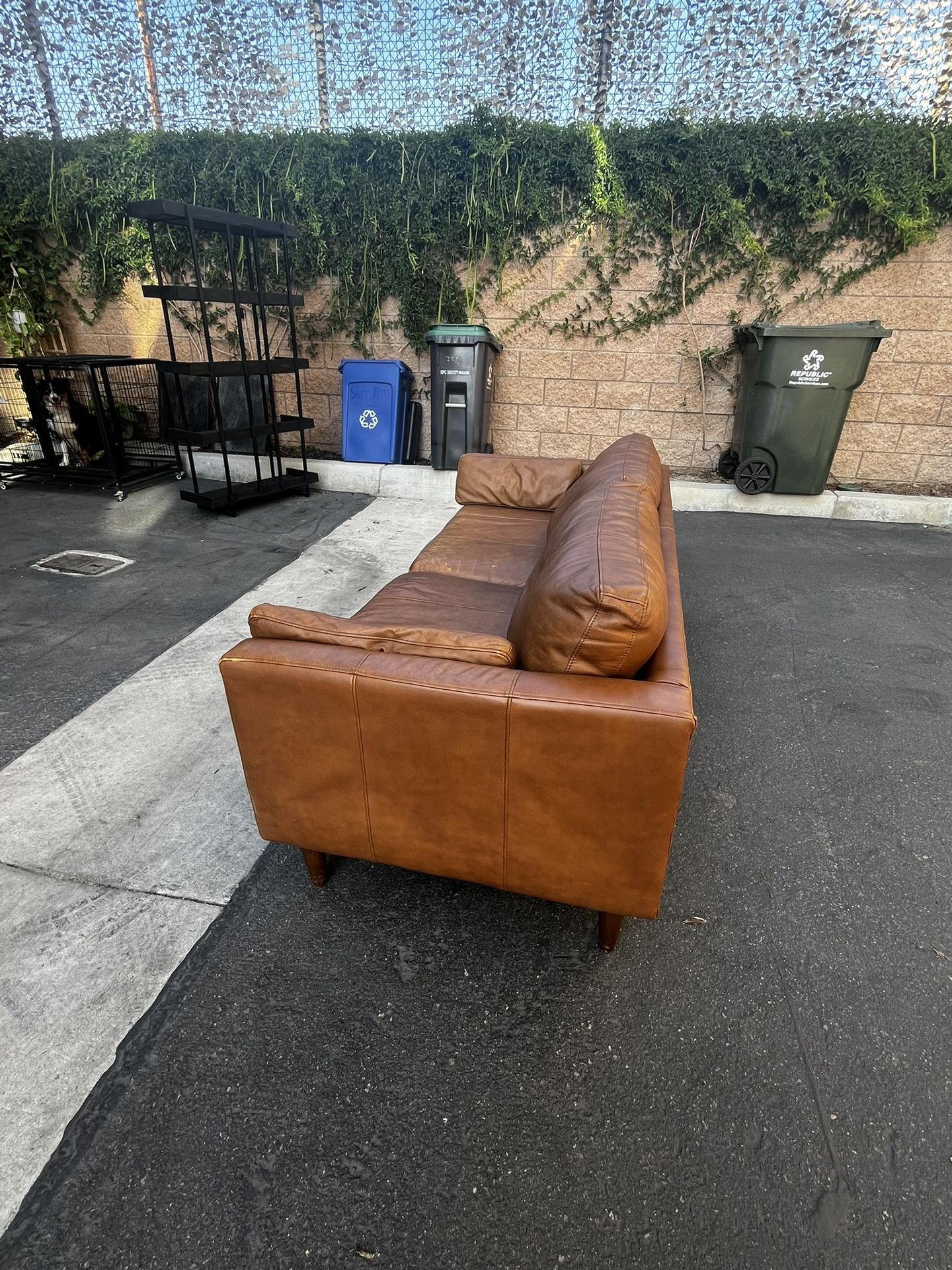 ποΈ Vegan Leather Mid-Century Style Sofa β Great Condition