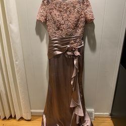Stunning Rose Gold Dress Size: 10