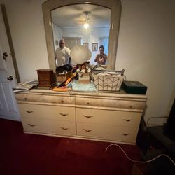 Bedroom set