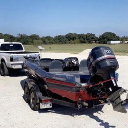 21ft Cajun Bass Boat 200hp