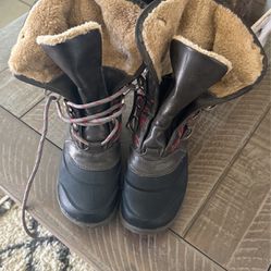 Snow Boots Size 5M