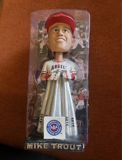 Mike Trout 2018 Silver Slugger Commemorative Bobble Head