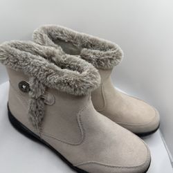 KHOMBU Women’s Winter Ankle Boots Size 10 Cream Faux Fur Lined Zip Closure NEW