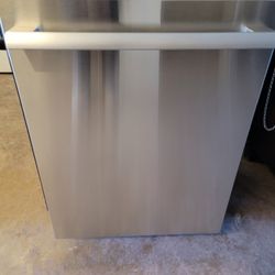 Thermador 3 Racks Dishwasher 