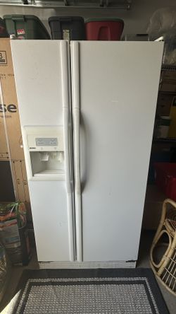 Kenmore Refrigerator Works Great