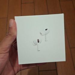 Apple AirPods Pro 2nd Gen Wireless Bluetooth Earbuds with MagSafe Case WhiteApple AirPods Pro 2nd Gen Wireless Bluetooth Earbuds with MagSafe Case Whi