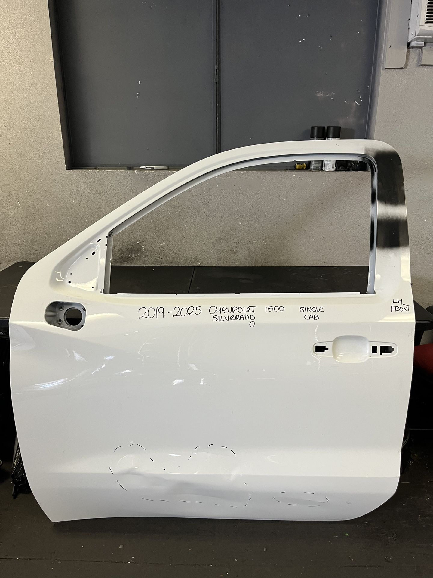 2019-2020-2021-2022-2023-2024-2025 CHEVROLET SILVERADO 1500 LEFT FRONT DOOR SINGLE CAB OEM USED