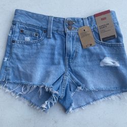 Juniors NWT super low Levi's shorts