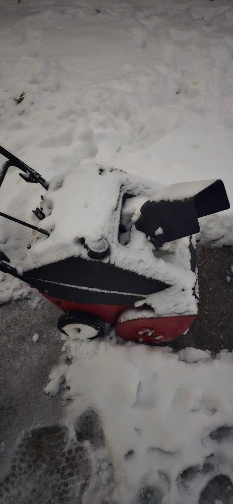 Snow Blower Needs Some Work. RUNS